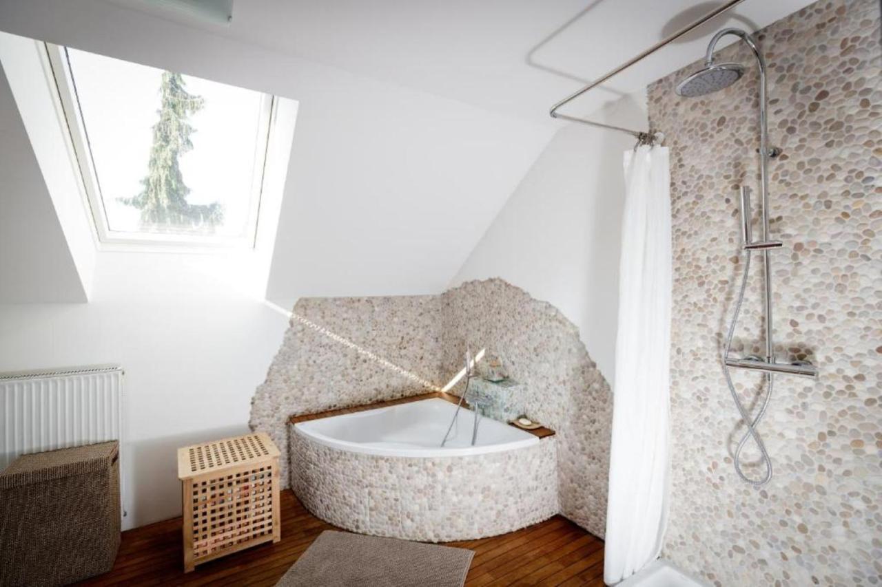 زيروفنيكا Cosy & Spacious Apt. Benc المظهر الخارجي الصورة