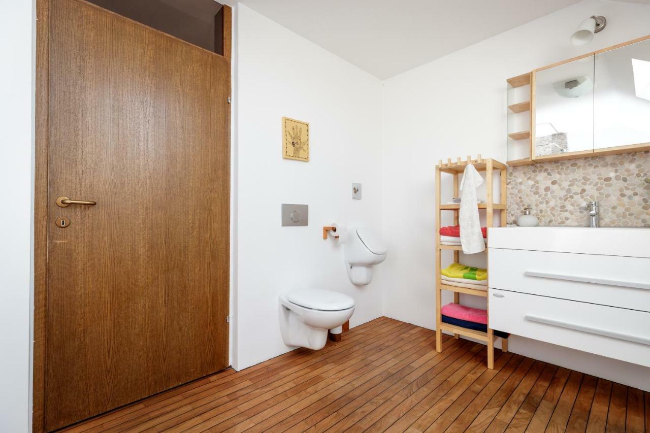 زيروفنيكا Cosy & Spacious Apt. Benc المظهر الخارجي الصورة
