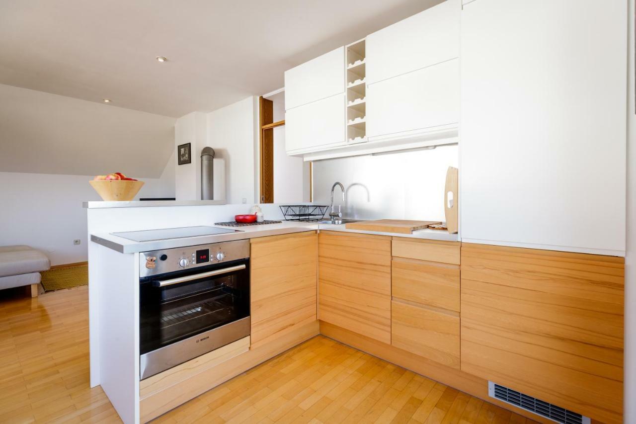 زيروفنيكا Cosy & Spacious Apt. Benc المظهر الخارجي الصورة