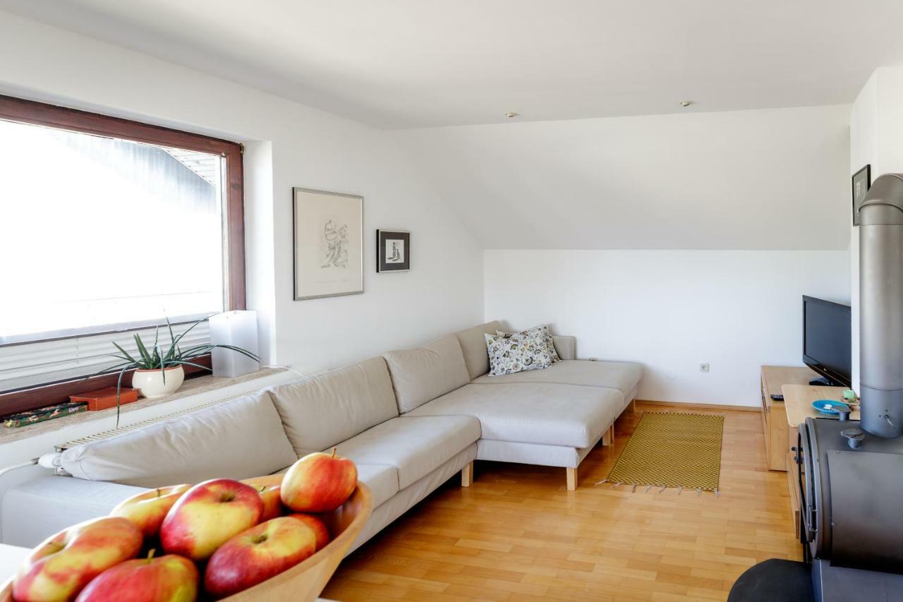 زيروفنيكا Cosy & Spacious Apt. Benc المظهر الخارجي الصورة