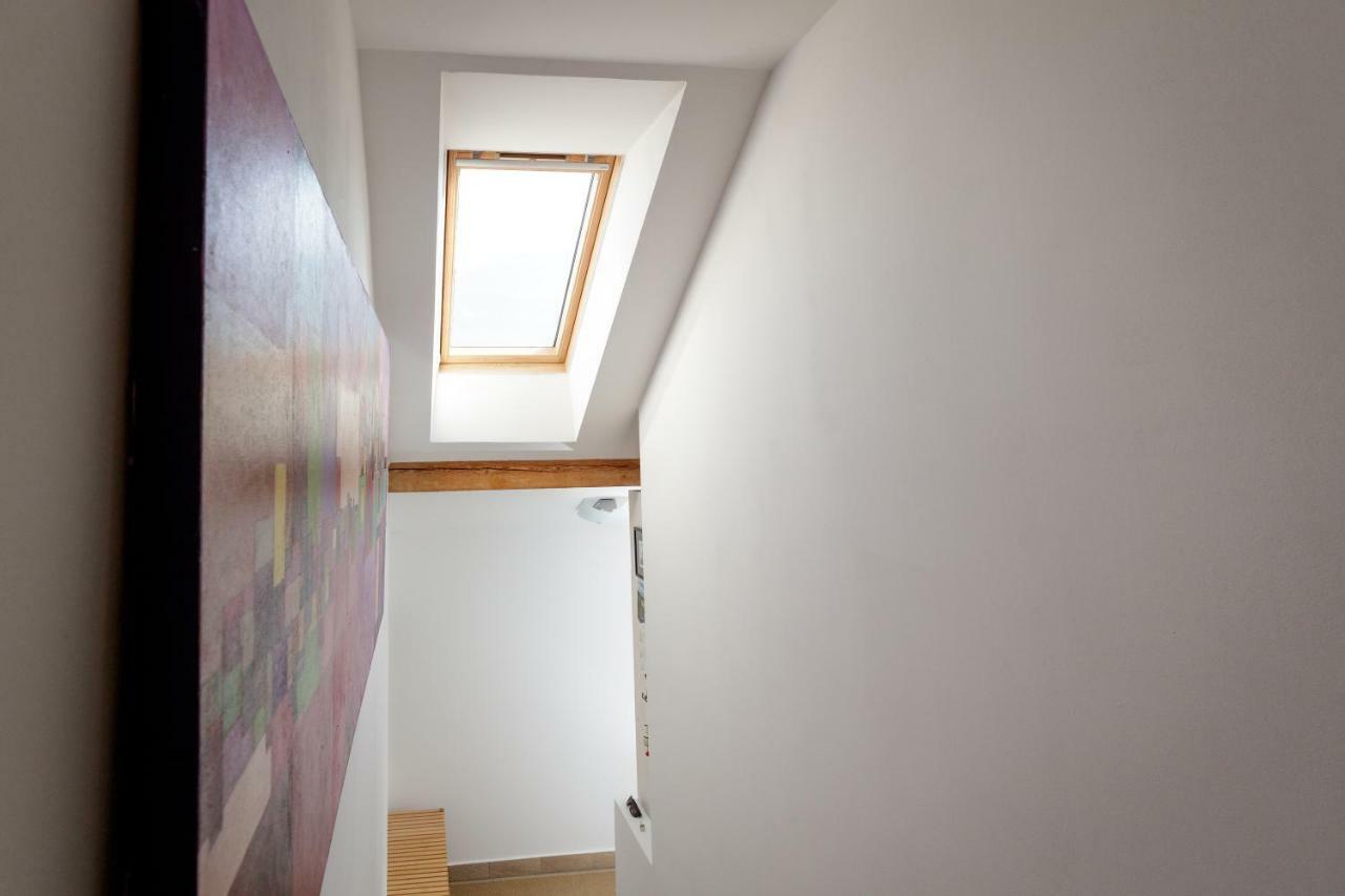 زيروفنيكا Cosy & Spacious Apt. Benc المظهر الخارجي الصورة