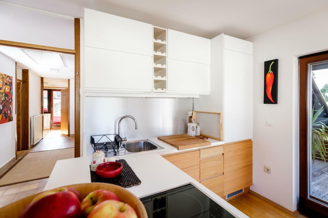 زيروفنيكا Cosy & Spacious Apt. Benc المظهر الخارجي الصورة